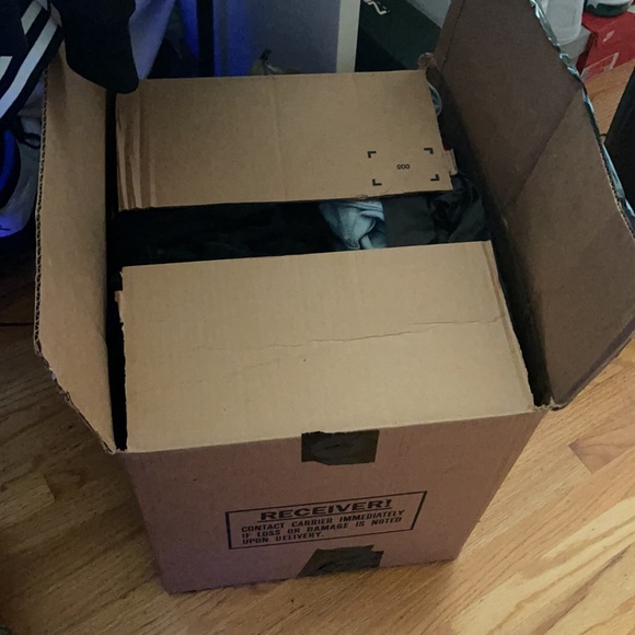 Huge bundle of clothes - Picture 2 of 2